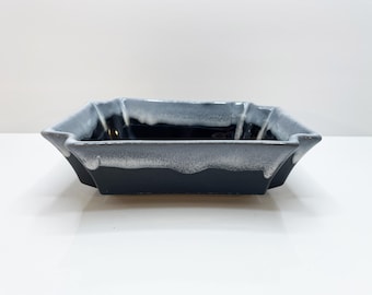 Vaso da fiori vintage in ceramica Beauceware: smalto nero a goccia, arredamento boho di metà secolo