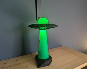 UFO Night Light: Alien Spaceship Lamp - Sci-Fi LIGHT