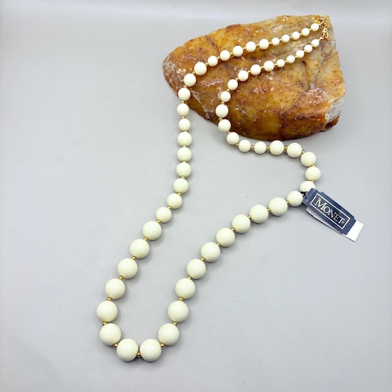 Vintage Monet Faux Pearl Necklace: 1980s Ivory Bead, Gold  display picture 1