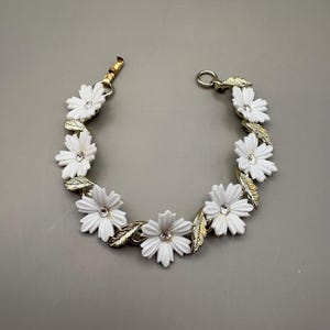 Vintage Coro White Plastic Flower Golden Tone  Leaves bracelet