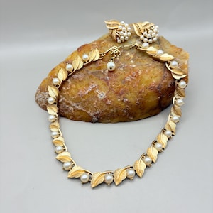 Vintage Trifari Gold Leaf & Faux Pearl Necklace Set | Crown Trifari Signed | 1950s Bridal Jewelry | Clip-On Earrings Demi Parure
