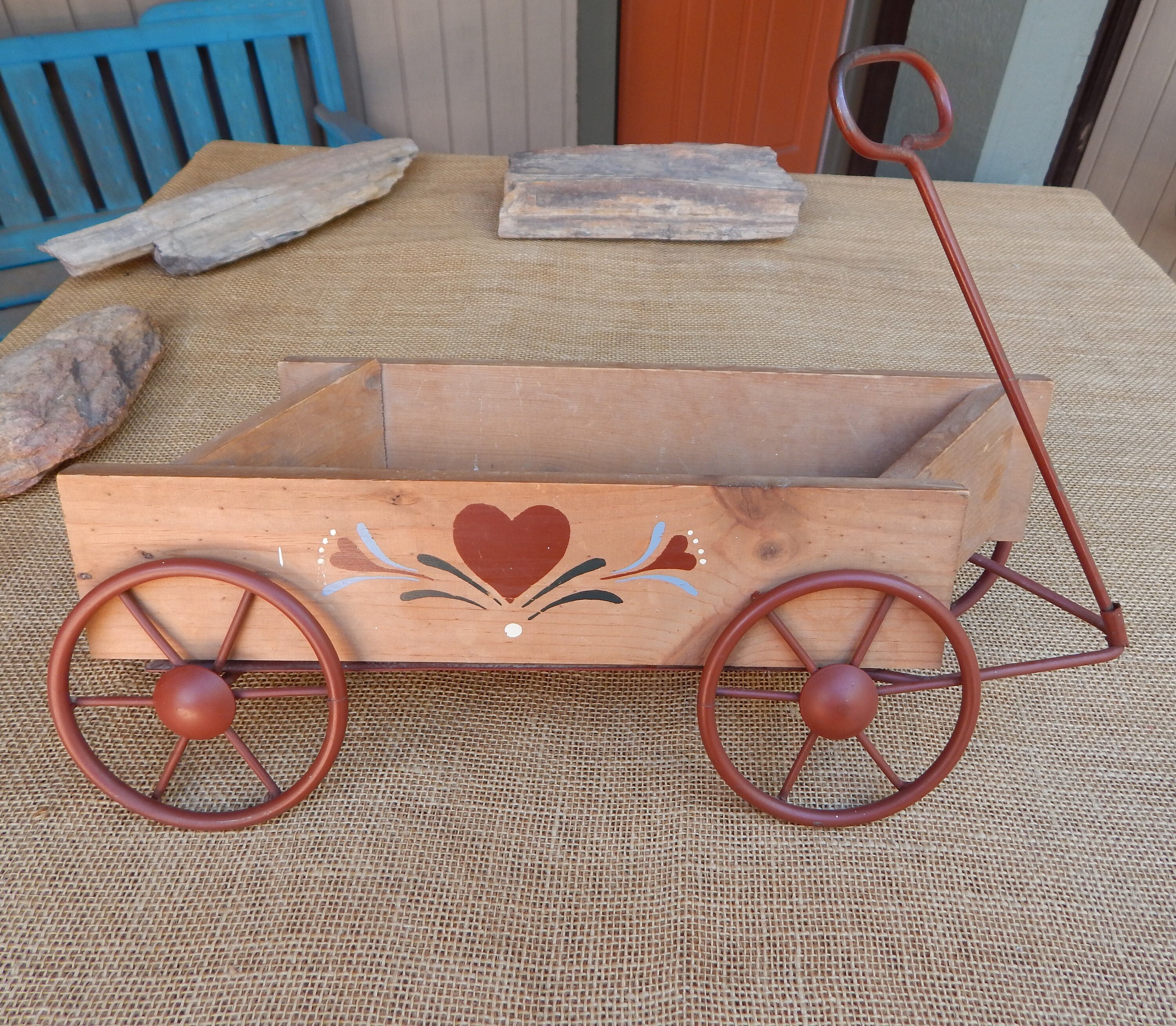 Country Charm Wood Wagon Wall Pocket  ~  Wagon Wall Pocket  ~  Stenciled Heart on Wood Wagon Wall Pocket  ~  1980's Homco Wall Pocket ~ Wood