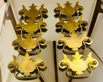 Zestaw 8 uchwytów do szuflad Chippendale w kolorze starego mosiądzu | Uchwyty do szafek Colonial Dresser Hardware