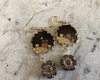 Recycled tin earrings Black and Tan with pink flower