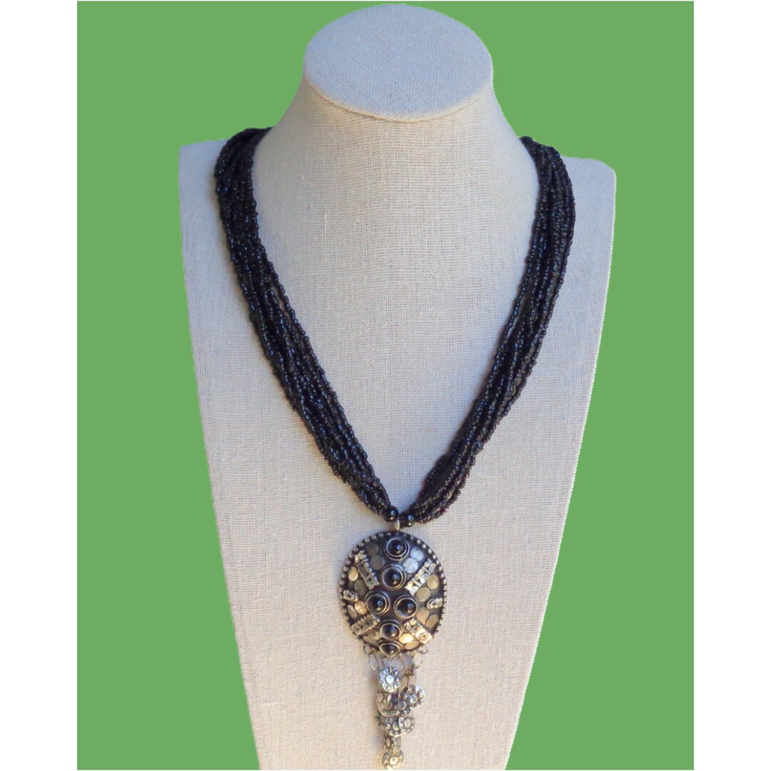 Pangium Seed Necklace, Black