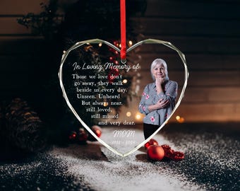 Mom Memorial Christmas Heart Ornament: Glass Remembrance Keepsake