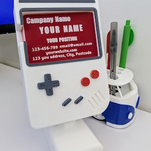 Porta-cartões portátil com tema retrô para cartões de visita de tamanho padrão. Decoração retrô para console.