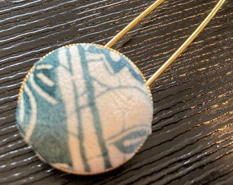 Kimono fabric Shawl Pin | Forest green , Komon pattern, gold tone pin