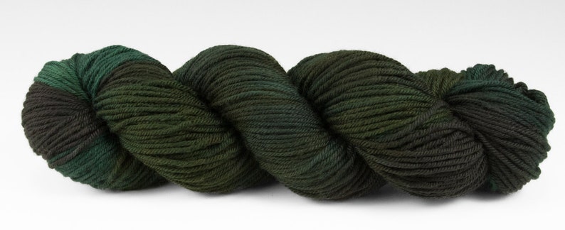 Deep Forest 115 g 100/% SW Merino Spry115 Handpainted DK weight yarn