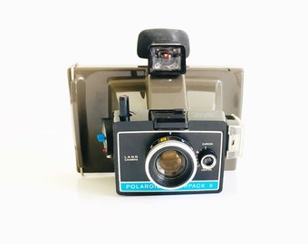Vintage Land Camera, Polaroid Colorpack 2 | CPII Camera | Retro Polaroid Collectible Camera with Extra Accessories and Carrying Case