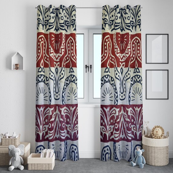 レトロな花柄カーテン：ミッドセンチュリーモダンの幾何学模様の