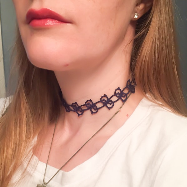 Choker z pętelką (naszyjnik z tafty)