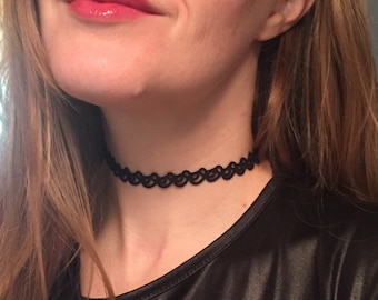 Birdy Choker (Tatted neck-lace)