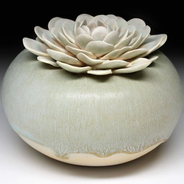Lotus Vase in Green Ceramic