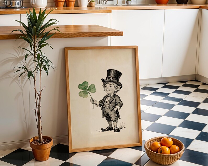 Vintage väggkonst för St Patrick's Day, irländsk sagobokillustration, klövershamrockdekor, utskrivbar Cottagecore, digital nedladdning av pyssling bild 5