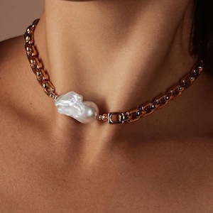 Statement Chain Baroque Pearl Choker - Statement pearl jewellery - 14k Gold Plated Chain choker – Elegant and Bold Gift for Her