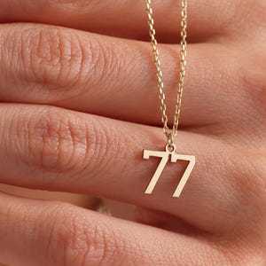 Collana con numero personalizzata - Gioielli con numeri - Collana con data - Regalo con ciondolo con numero per lei - Regalo per la festa della mamma - Collana con numero di calcio - Catena con numero
