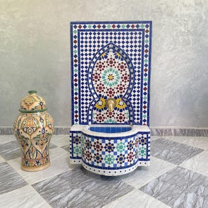 Handgemachter Mosaikfliesenbrunnen - Marokkanischer Wasserbrunnen - Gartenbrunnen im Freien - Wandbrunnen
