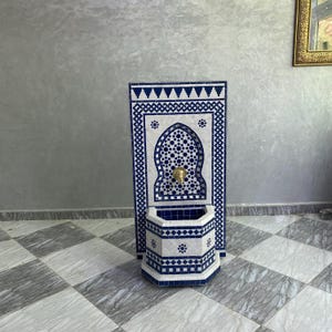 Mosaik-Brunnen nach Maß - Handgefertigter Bauernhausbrunnen _ Marokkanischer Fliesenbrunnen - Gartenbrunnen im Freien - Wandbrunnen