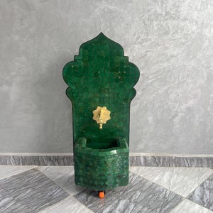 Kleiner Terrassenbrunnen - Handgefertigter Grüner Mosaik-Trinkbrunnen für Außen- und Innendekoration - Wandbrunnen - Handgemachter Gartenbrunnen