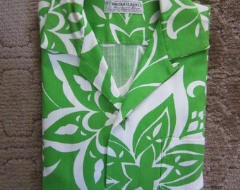 Terrific Early 60s Waltah Clarke Aloha Shirt - Green and White - Large