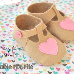 I Heart Mary Janes  Felt Baby Shoe Pattern * PDF Baby Booties Sewing Pattern * Newborn to 12 months * Heart Baby Shoes * Printable Download