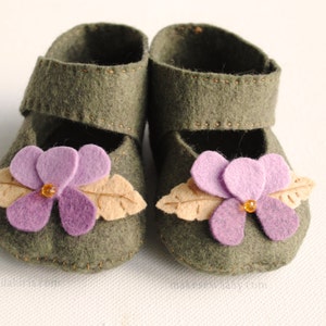 Hello Violet Felt Baby Shoe Pattern Mary Jane with Violet Flowers Printable PDF