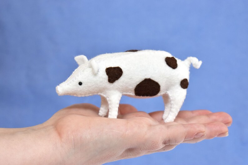 Felt pig Christmas ornament kit