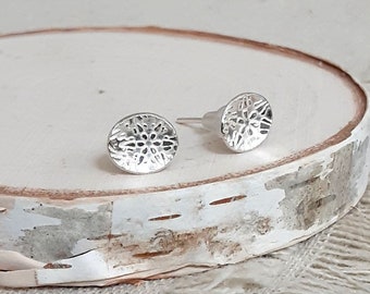 Petal Cup Stud Earrings in Snowflake