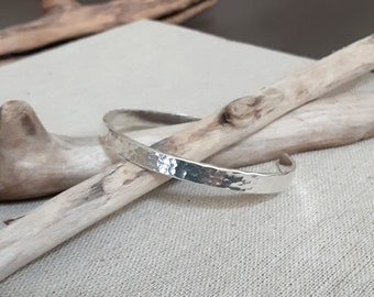 Hammer Textured Pebble Bracelet