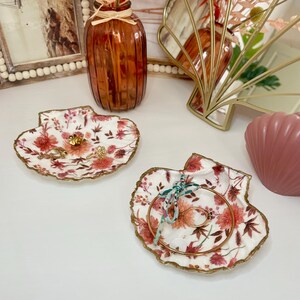 VIDE POCHE - PORCELAINE de LIMOGES - BLANCHE décor OR - COQUILLE ST
