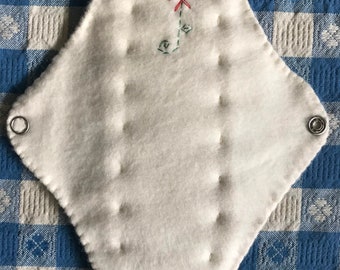 Organic Cotton Reusable Cloth Pad: Light-Medium Flow, 9&quot;x7&quot;