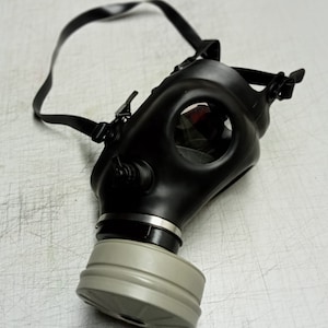 Israeli gas mask - Etsy 日本