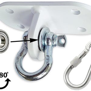 Op de afbeelding: Witte metalen plafondbevestiging voor een schommel met een draaibaar haakje en een kogellagersysteem. Het haakje kan 180 graden draaien. Een zilveren karabijnhaak is inbegrepen.