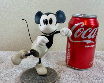 Wdcc the delivery boy mickey mouse "hey minnie, wanna go steppin?" disneyana