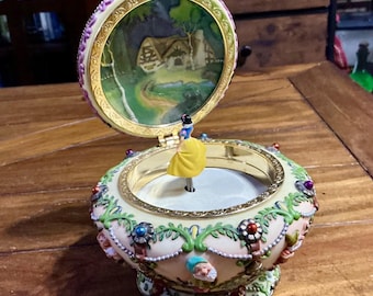 Rare vintage disney snow white trinket music box disneyana