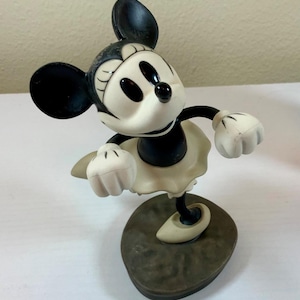 Wdcc the delivery boy minnie mouse i’m a jazz baby figurine disneyana image 1