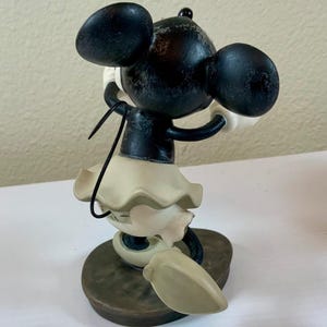 Wdcc the delivery boy minnie mouse i’m a jazz baby figurine disneyana image 4