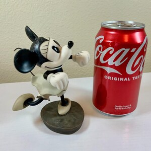 Wdcc the delivery boy minnie mouse i’m a jazz baby figurine disneyana image 2