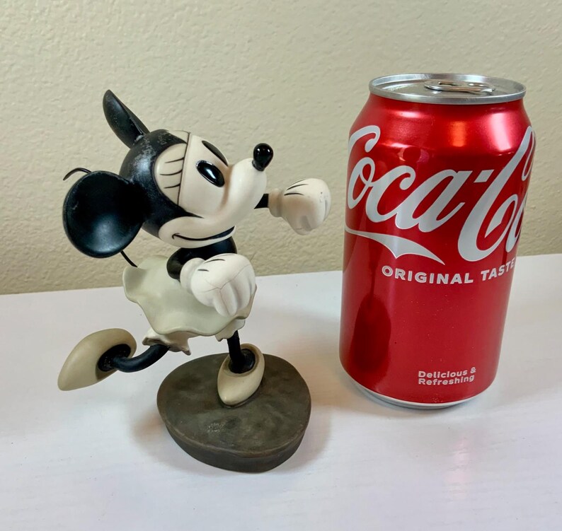 Wdcc the delivery boy minnie mouse i’m a jazz baby figurine disneyana image 2