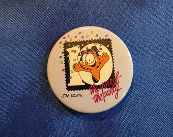 Vintage Garfield Button