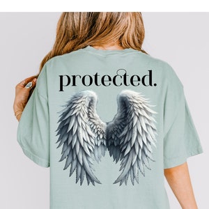 Camiseta Protected Tee Comfort Colors con alas de ángel, camiseta de ángel espiritual, camiseta basada en la fe, camiseta cristiana, camiseta inspirada en la Biblia