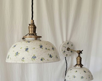 Stile n. 1005 Bellissima lampada a sospensione artigianale color mirtillo realizzata per abbinarsi alle nostre applique color mirtillo