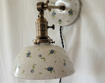 Stile n. 102 Bellissima applique artigianale a forma di mirtillo, applique da parete in stile fattoria, applique da parete, lampada in ceramica, applique da parete in ceramica, lampada da cucina