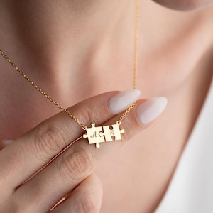 Collar de rompecabezas: joyas con iniciales de oro de 14 quilates para parejas y mejores amigas, delicado colgante unisex a juego, regalos de Navidad personalizados para sus hermanas y San Valentín