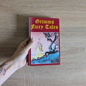 Grimms Fairy Tales Vintage Rare children&#39;s hardback 1982
