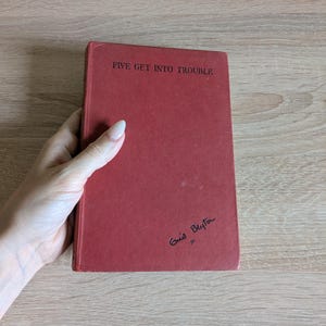 ENID BLYTON Five get into Trouble 1951 Edition Hodder & Stoughton Rare Vintage children&#39;s book