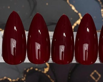 Ongles à presser bordeaux foncés | Set de manucure rouge foncé brillant aux amandes | Ongles longs