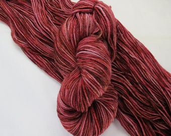 Fil de poids DK teint à la main - Taches de rousseur imprudentes - Indie Dyed Yarn | Superwash Mérinos