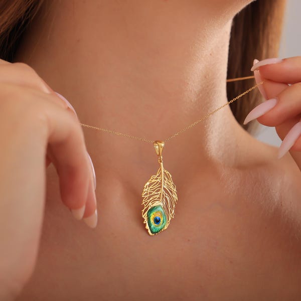 Peacock Feather Necklace With Eyil Eye, Peacock Necklace, Dainty Feather Necklace, Peacock Pendant,Anniversary Gift,Elegant Peacock Necklace